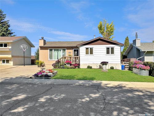 290 Burke Cres, Swift Current, SK, S9H4H6 | Card Image