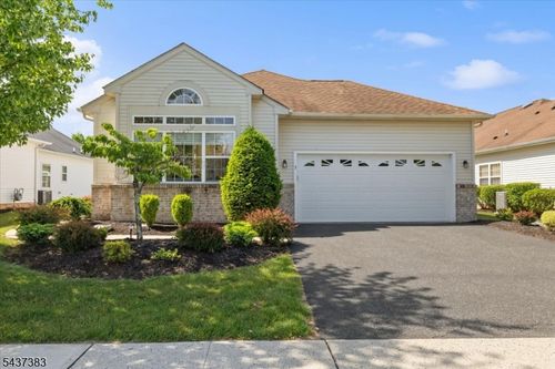 3 Daulton Dr, Somerset, NJ, 08873-6045 | Card Image