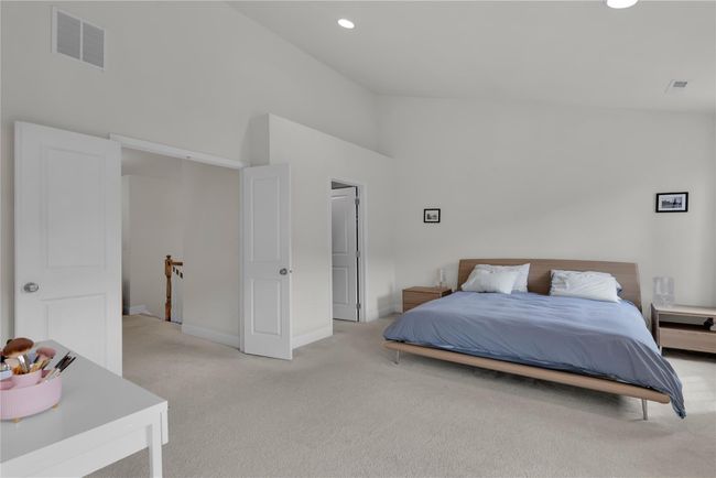 Large master bedroom suite | Image 8