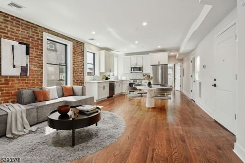 2a-35 Main St, Millburn, NJ, 07041-1493 | Card Image