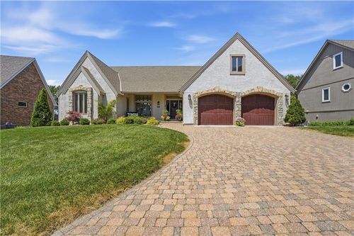414 Sw Seaside Sparrow St, Lee's Summit, MO, 64082-4522 | Card Image