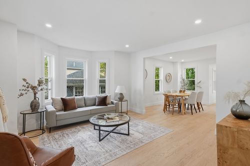 104-104 Eastern Ave, Woburn, MA, 01801-5218 | Card Image