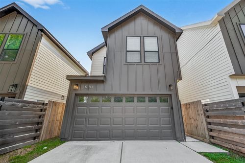 2004 Worms St, Houston, TX, 77020-2454 | Card Image
