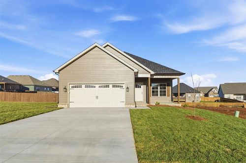 1353 Helmsdale Ave, Bowling Green, KY, 42101-7289 | Card Image