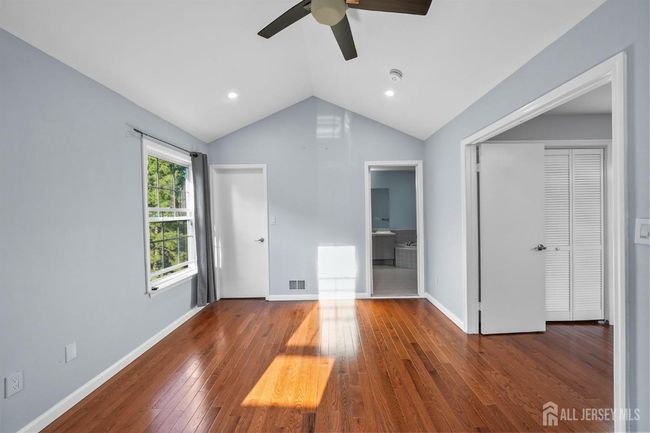 215 Nebula Rd, Townhouse with 3 bedrooms, 4 bathrooms and null parking in Piscataway NJ | Image 23