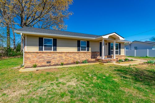 525 Pinewood Cir, Fort Oglethorpe, GA, 30742-3044 | Card Image