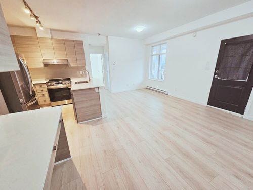 32-6965 Hastings St, Burnaby, BC, V5B1S9 | Card Image