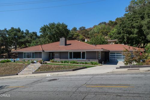 3351 Country Club Dr, Glendale, CA, 91208-2038 | Card Image