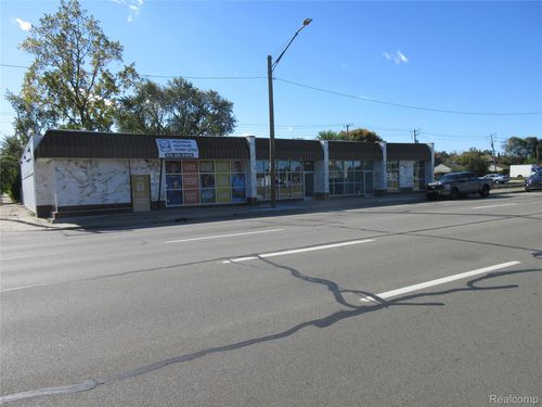 15308 E 8 Mile Rd, Detroit, MI, 48205-1375 | Card Image