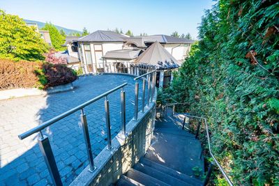 1428 Sandhurst Pl, House other with 7 bedrooms, 3 bathrooms and 3 parking in West Vancouver BC | Image 2