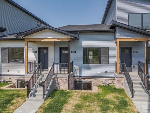 216 S Dewey Avenue, Reedsburg, WI, 53959 | Card Image