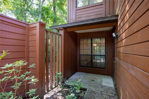 5701 10th Pl, GAINESVILLE, FL, 32607-3864 | Card Image