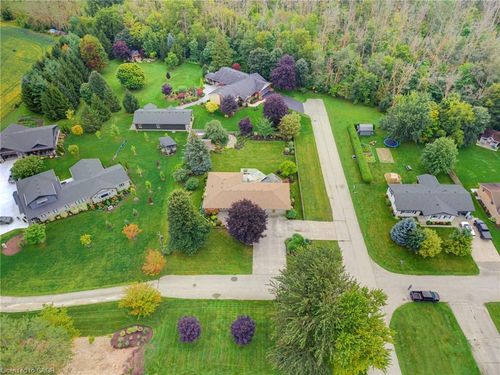 298 Woodview Dr, Atwood, ON, N0G1B0 | Card Image