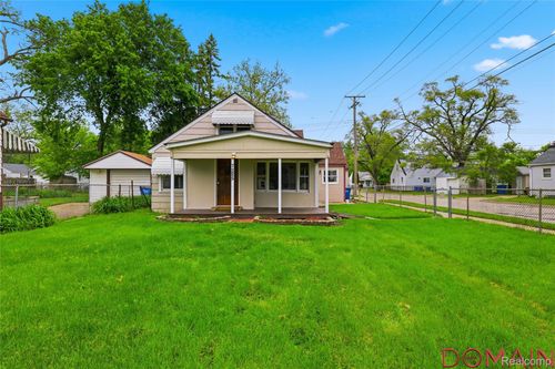 7285 Prospect Ave, Warren, MI, 48091-2917 | Card Image