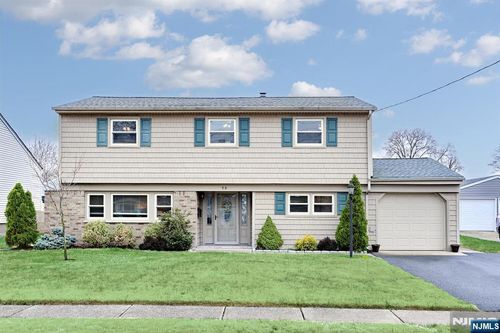 79 Bell Ave, Saddle Brook, NJ, 07663-4517 | Card Image