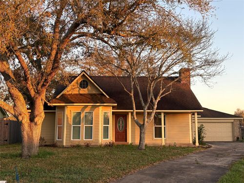 505 Huckleberry Dr, Lake Jackson, TX, 77566-4346 | Card Image