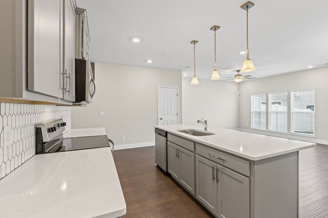 1249 June Wilde Rdg, Townhouse with 3 bedrooms, 3 bathrooms and 2 parking in Spring Hill TN | Image 11