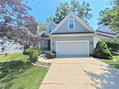 215 Grand Haven Ct, Painesville, OH, 44077-1186 | Card Image