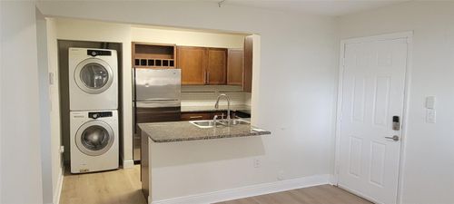 104-350 Palm Cir W, Pembroke Pines, FL, 33025-4615 | Card Image