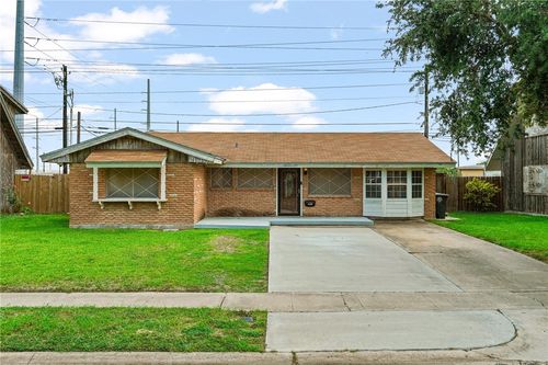5725 Woodhaven Dr, Corpus Christi, TX, 78412-4545 | Card Image