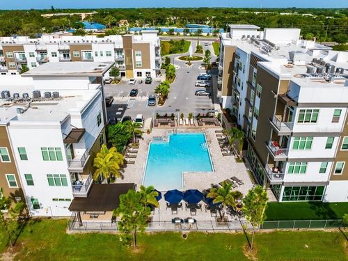 a1-1185 S Pinellas Ave, Tarpon Springs, FL, 34689-3701 | Card Image