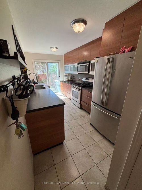 35 Moonlight Lane, Richmond Hill, ON, L4C8K4 | Card Image