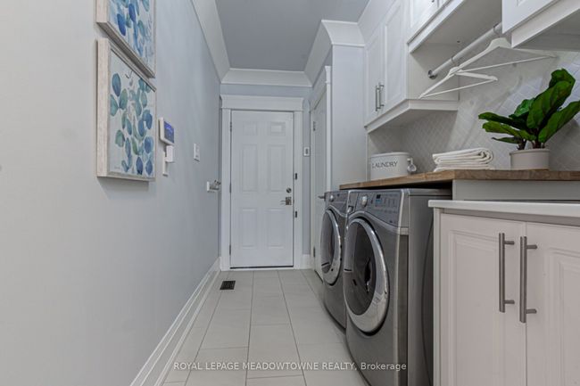 729 Wettlaufer Terr, House other with 5 bedrooms, 4 bathrooms and 2 parking in Milton ON | Image 17