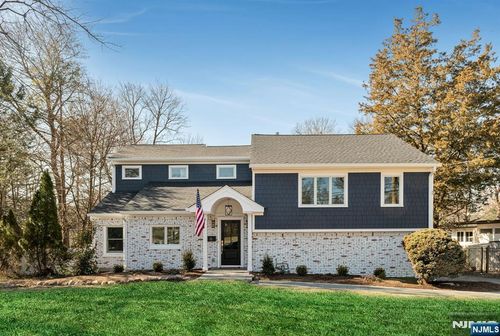 35 Lloyd Rd, Ho Ho Kus, NJ, 07423-1549 | Card Image