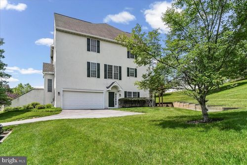 706-706 Whispering Brooke Dr, NEWTOWN SQUARE, PA, 19073-2750 | Card Image