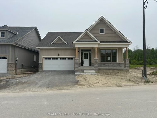 7 Stadacona Ave, Sutton West, ON, L0E1R0 | Card Image