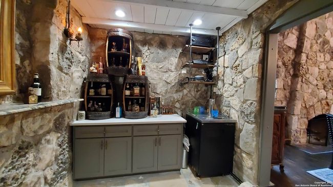 9810 Park Dr, House other with 2 bedrooms, 3 bathrooms and null parking in Helotes TX | Image 15