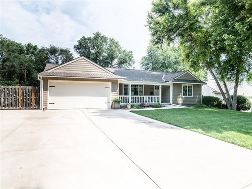 4716 W 61st St, Mission, KS, 66205-3025 | Card Image
