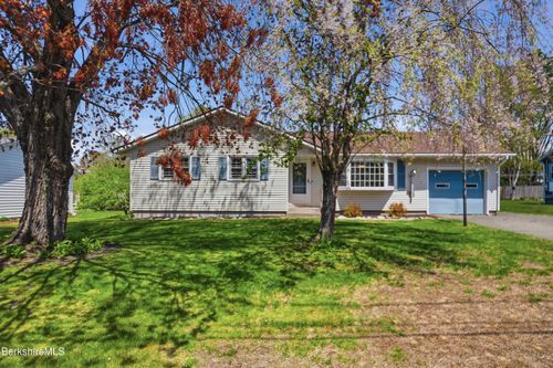22 Quirico Dr, Pittsfield, MA, 01201-8334 | Card Image