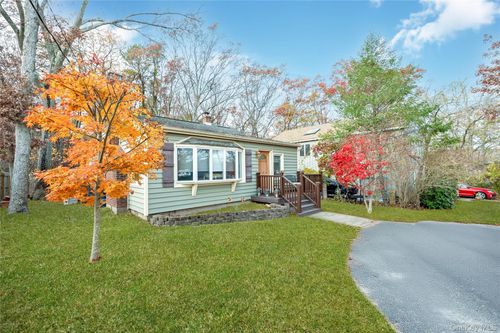 180 Lakeside Trl, Ridge, NY, 11961-2246 | Card Image