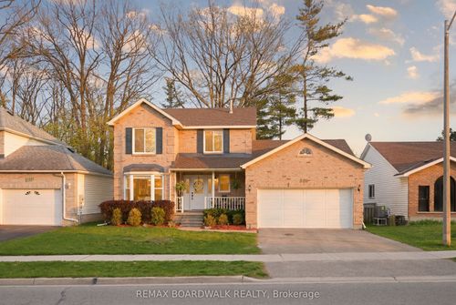 385 Brock St, Brockville, ON, K6V6E8 | Card Image