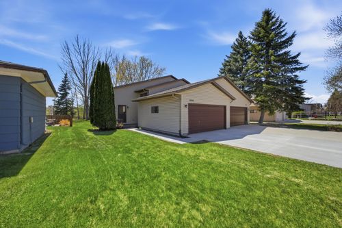 1908 20th Ave S, Fargo, ND, 58103-4720 | Card Image