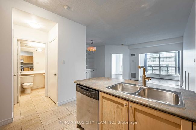 7 - 600 Queens Quay W, Condo with 3 bedrooms, 2 bathrooms and 1 parking in Toronto ON | Image 9