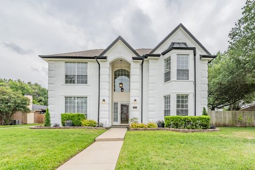 509 Aurora Dr, Euless, TX, 76039-2063 | Card Image