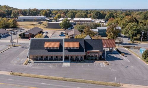 1925 N College Ave, Fayetteville, AR, 72703-2610 | Card Image