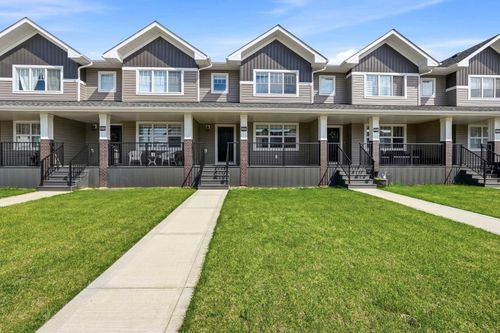254 Halifax Close, Penhold, AB, T0M1R0 | Card Image
