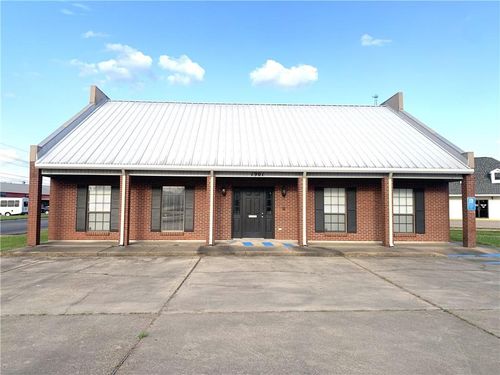 1700 Metro Dr, Alexandria, LA, 71301-3312 | Card Image
