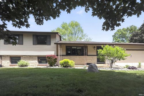 18035 Chipstead Dr, South Bend, IN, 46637-4422 | Card Image