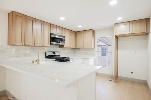 2885 Humboldt Ct, Las Vegas, NV, 89142-2613 | Card Image