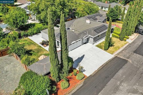 2401 Casa Way, Walnut Creek, CA, 94597-3103 | Card Image