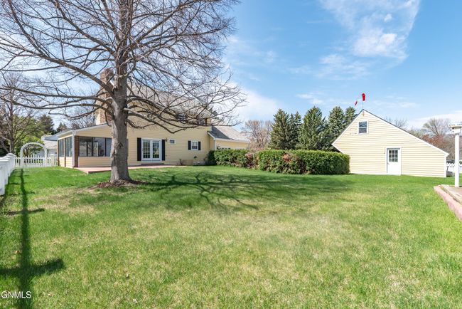 1872 Contessa Dr, House other with 4 bedrooms, 3 bathrooms and null parking in Bismarck ND | Image 41