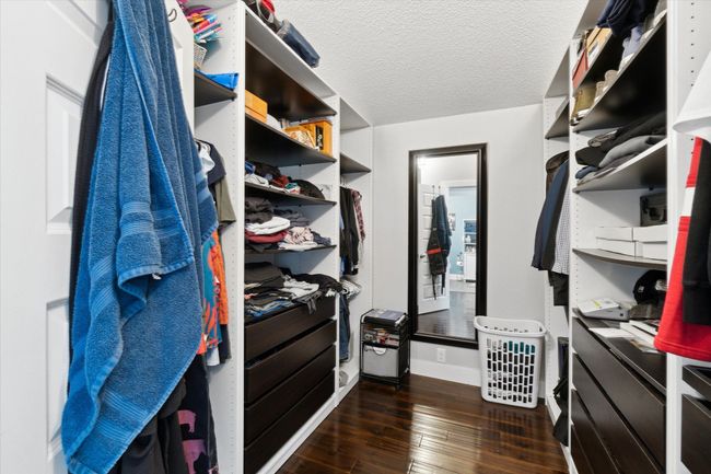 large closet | Image 39