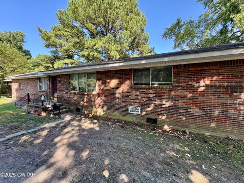 1590 Upper Finley Rd, Dyersburg, TN, 38024-3633 | Card Image