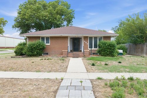 326 W 3rd Ave, Cheney, KS, 67025-9002 | Card Image