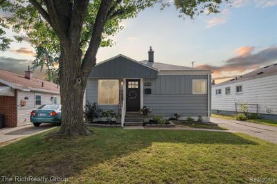 3528 Phillips Avenue, Home with 3 bedrooms, 1 bathrooms and null parking in Berkley MI | Image 1