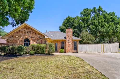2212 Oak Bluff Dr, Flower Mound, TX, 75028-1923 | Card Image